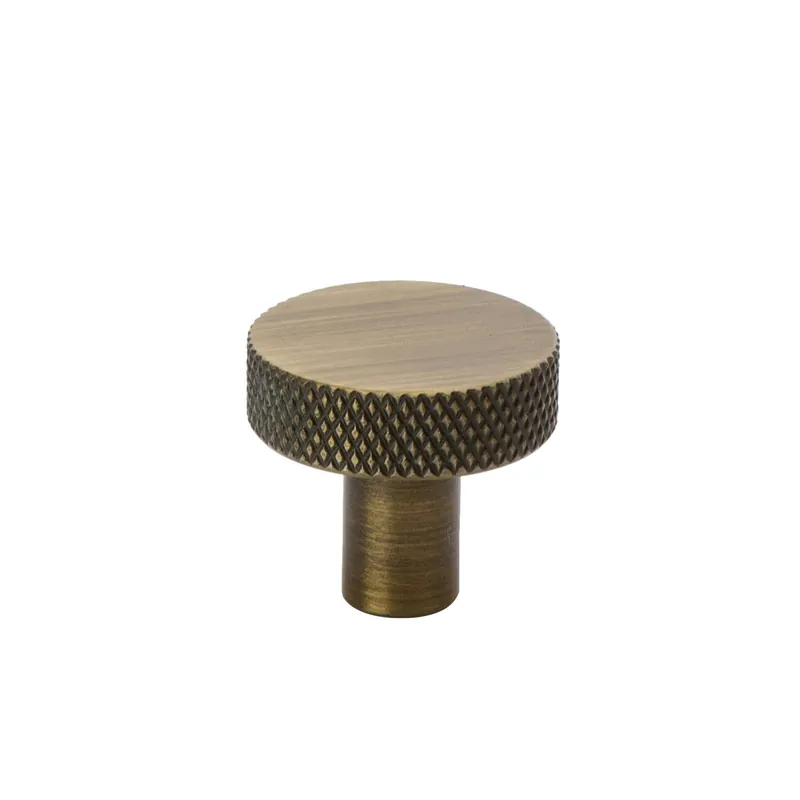 I lager Flat Knopp 26, Antik Brons