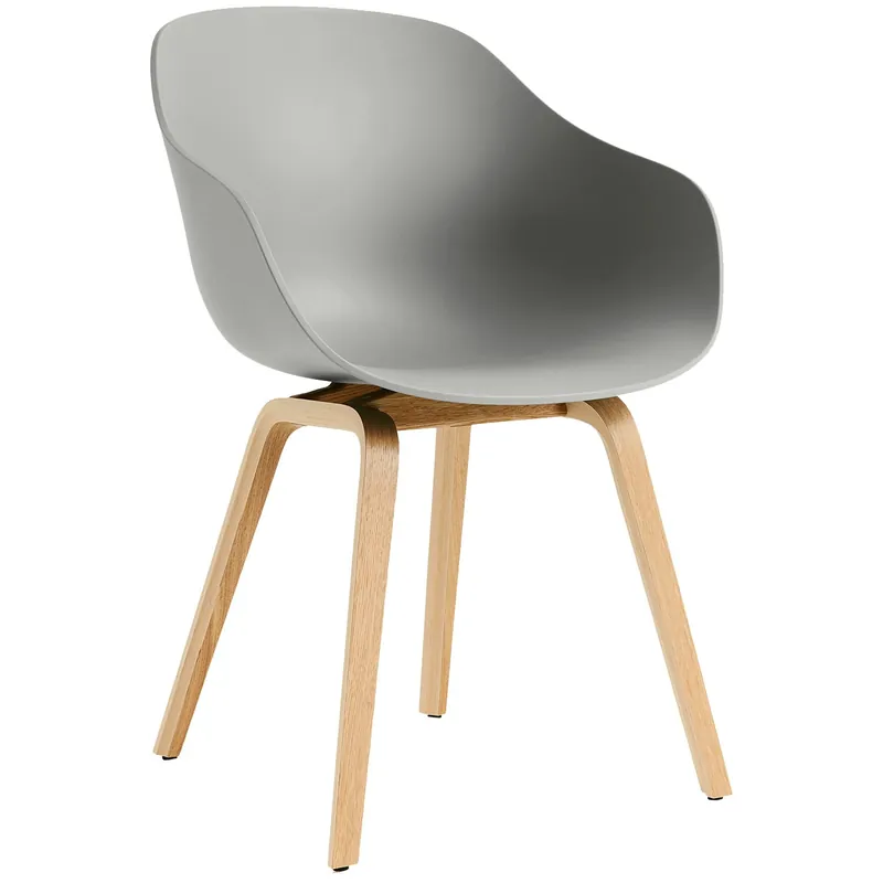 AAC 222 2.0 Karmstol, Lackerad Ek / Concrete Grey Sista chansen